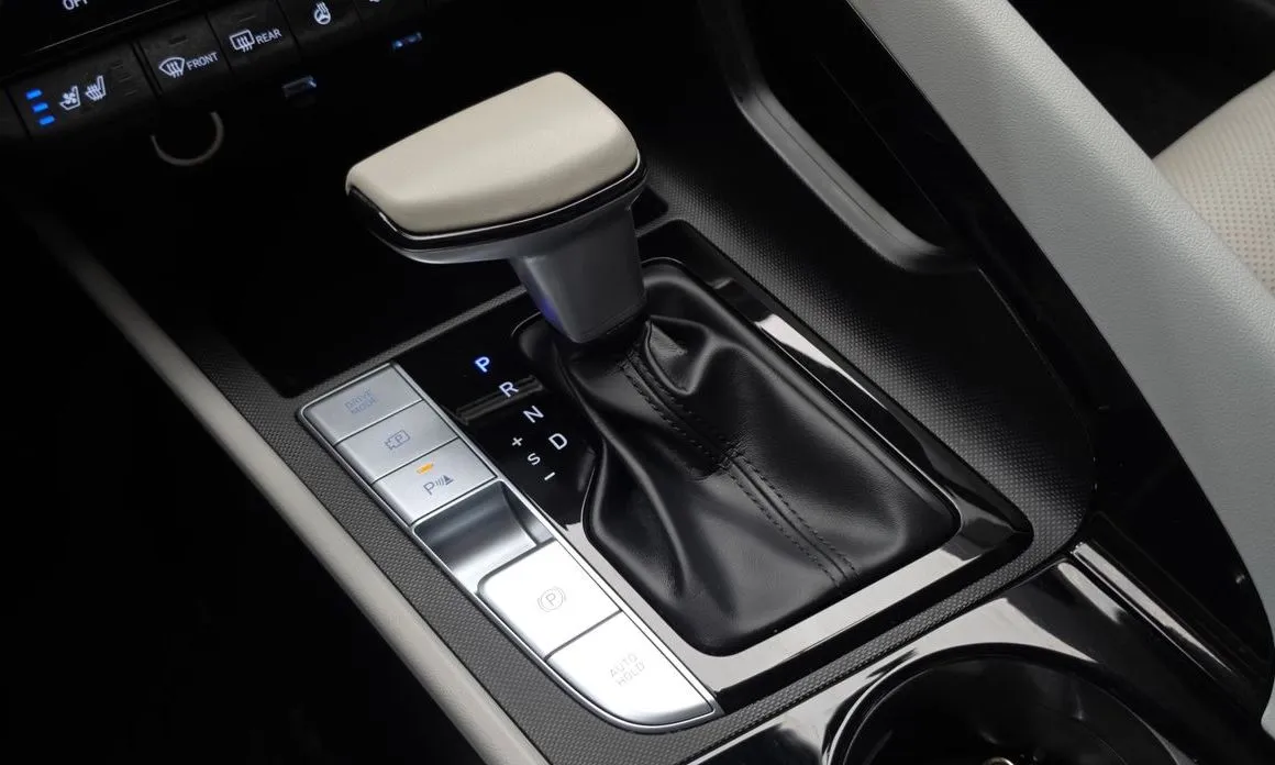 Hyundai AVANTE — фото 8
