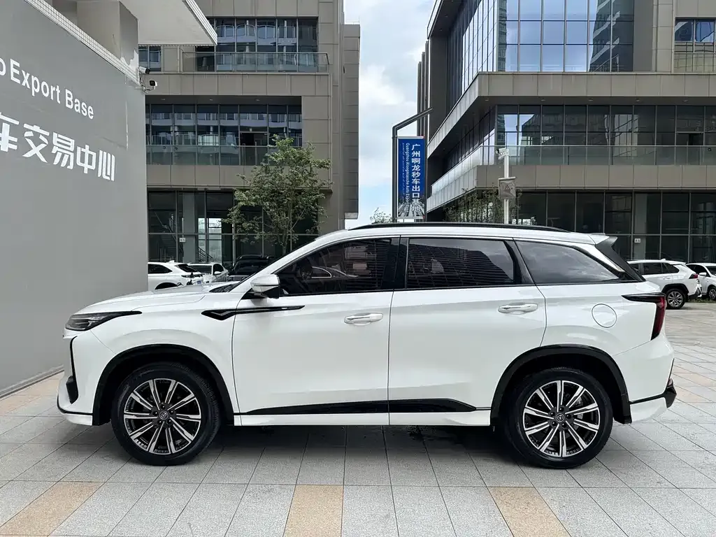 Changan CS75 PLUS — фото 7