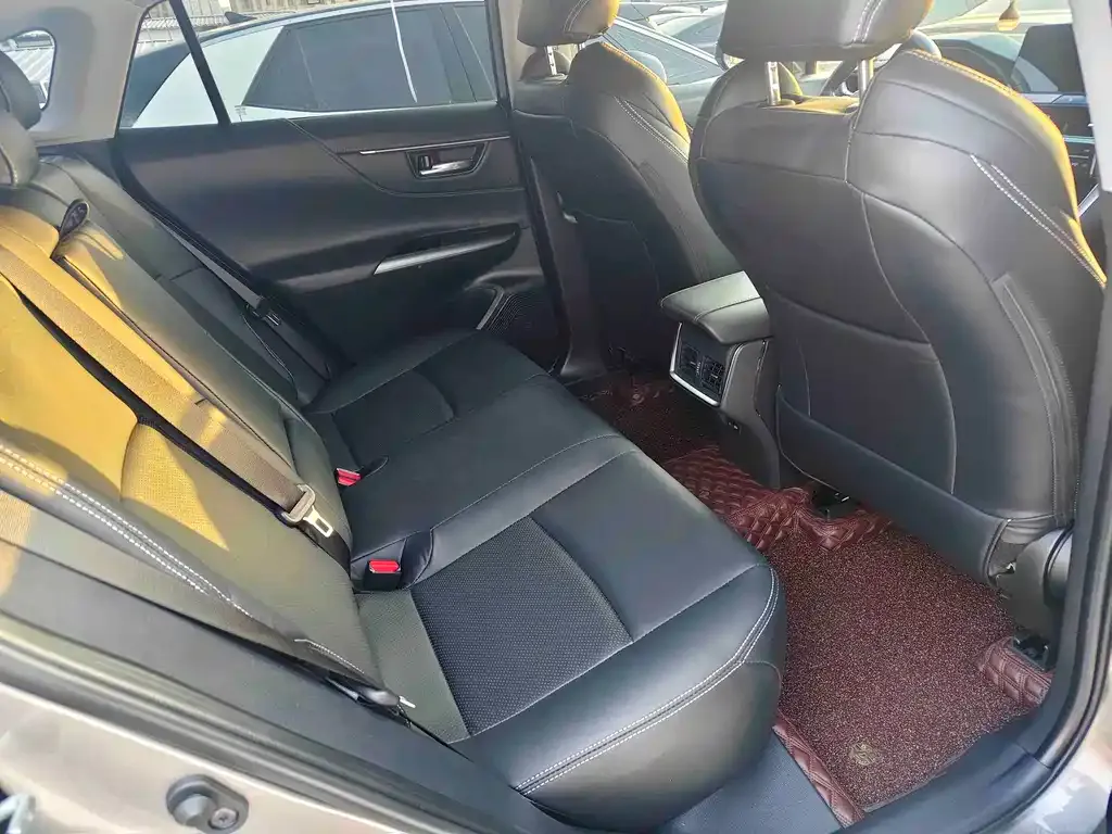 Toyota Harrier — фото 3