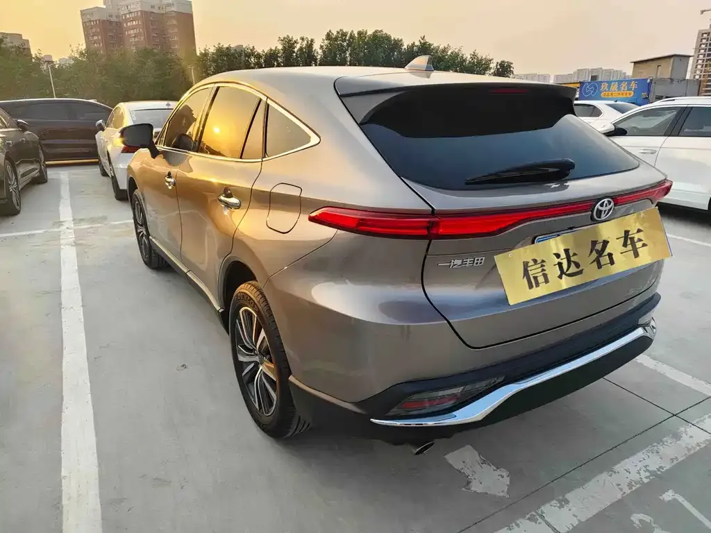 Toyota Harrier — фото 8
