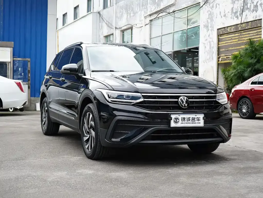 Volkswagen Tiguan L — фото 4