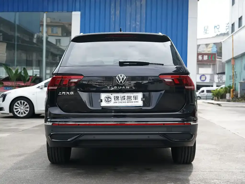 Volkswagen Tiguan L — фото 2