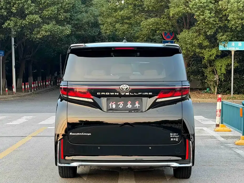 Toyota Vellfire — фото 9
