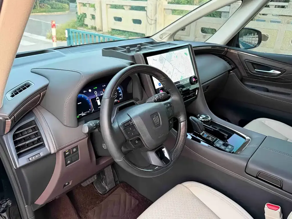 Toyota Vellfire — фото 8