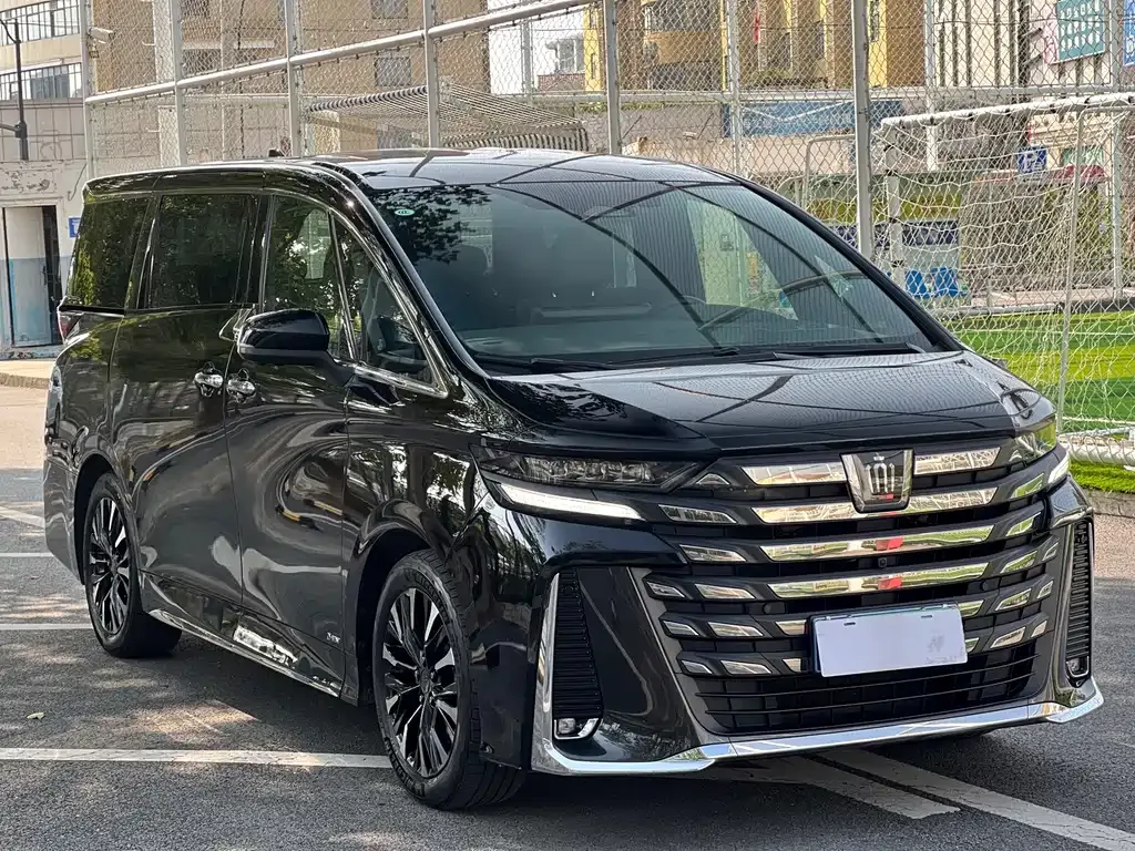 Toyota Vellfire — фото 10