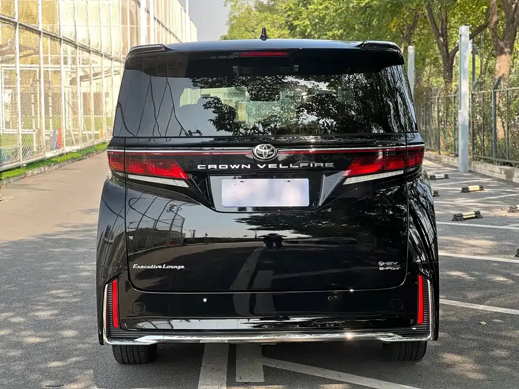 Toyota Vellfire — фото 5