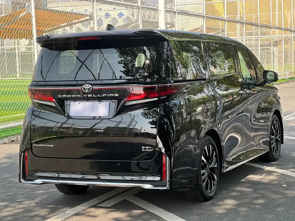Toyota Vellfire — фото 3