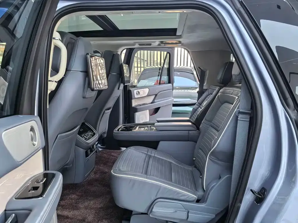 Lincoln Navigator — фото 6
