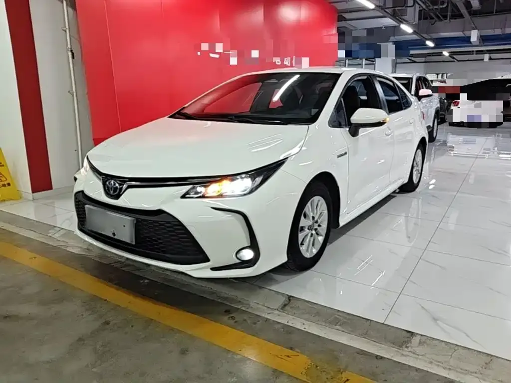 Toyota Corolla — фото 4