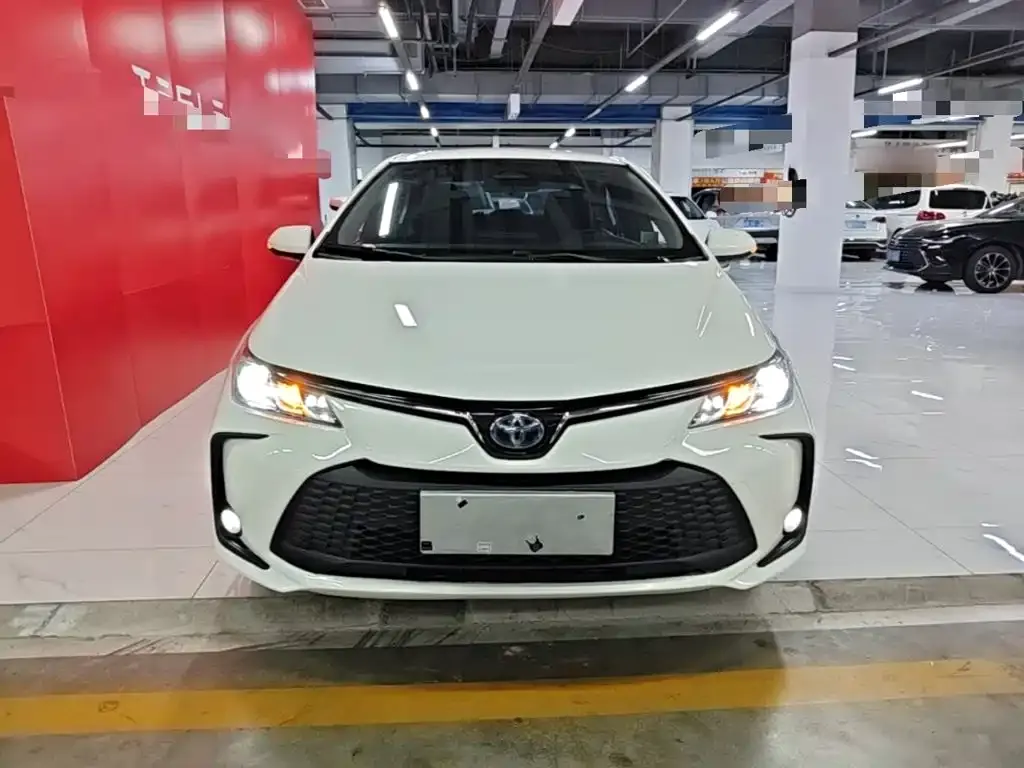 Toyota Corolla — фото 10