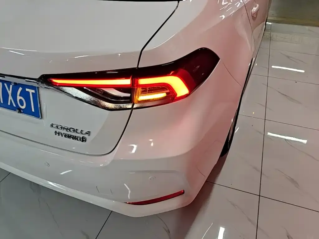 Toyota Corolla — фото 2