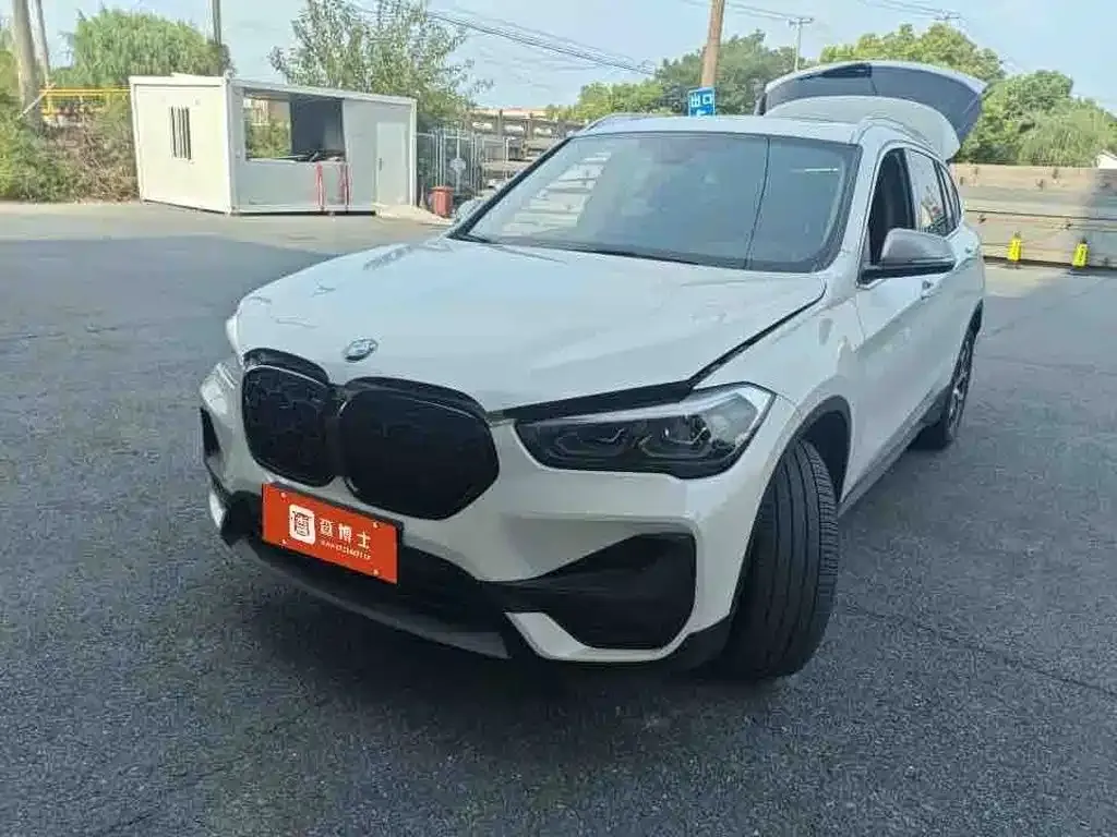 BMW X1 — фото 1