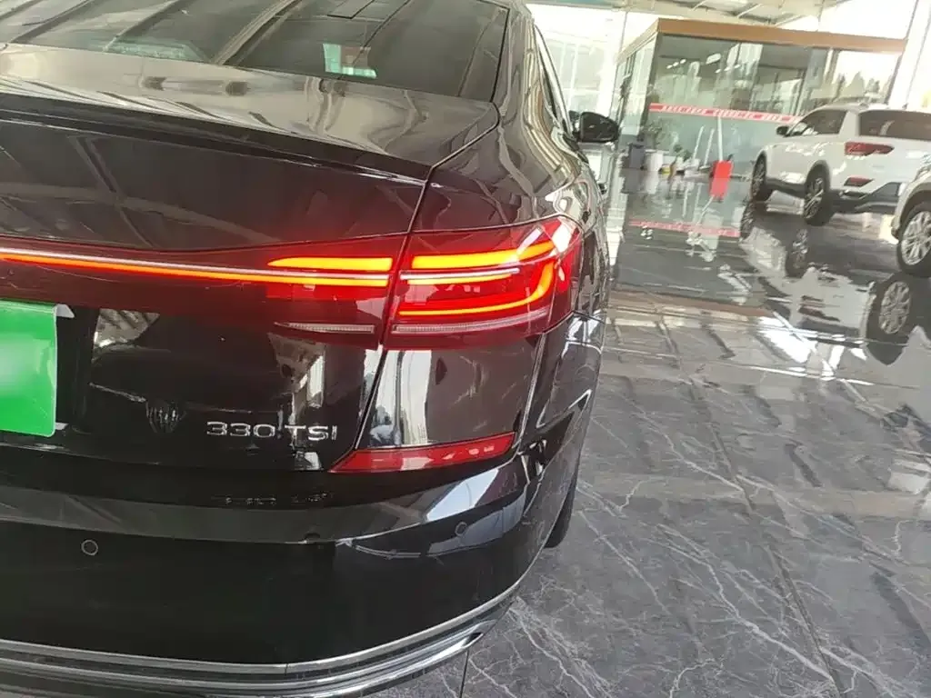 Volkswagen Passat — фото 9