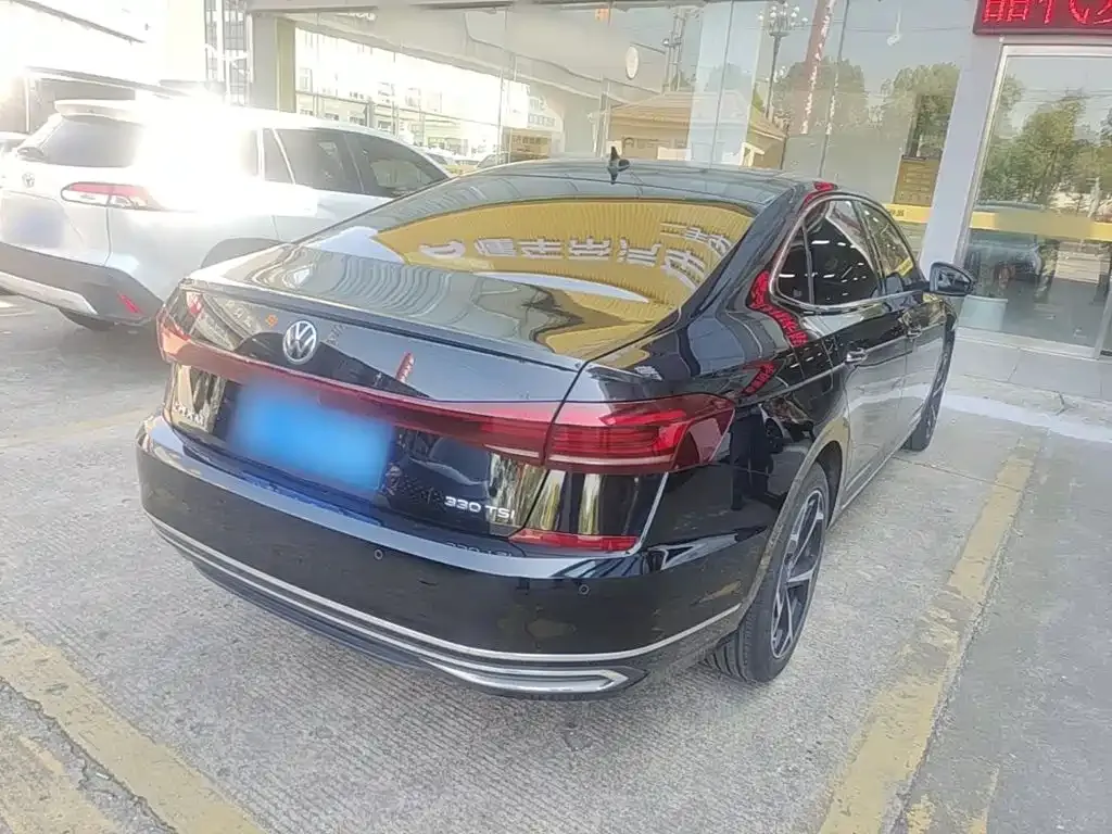 Volkswagen Passat — фото 9