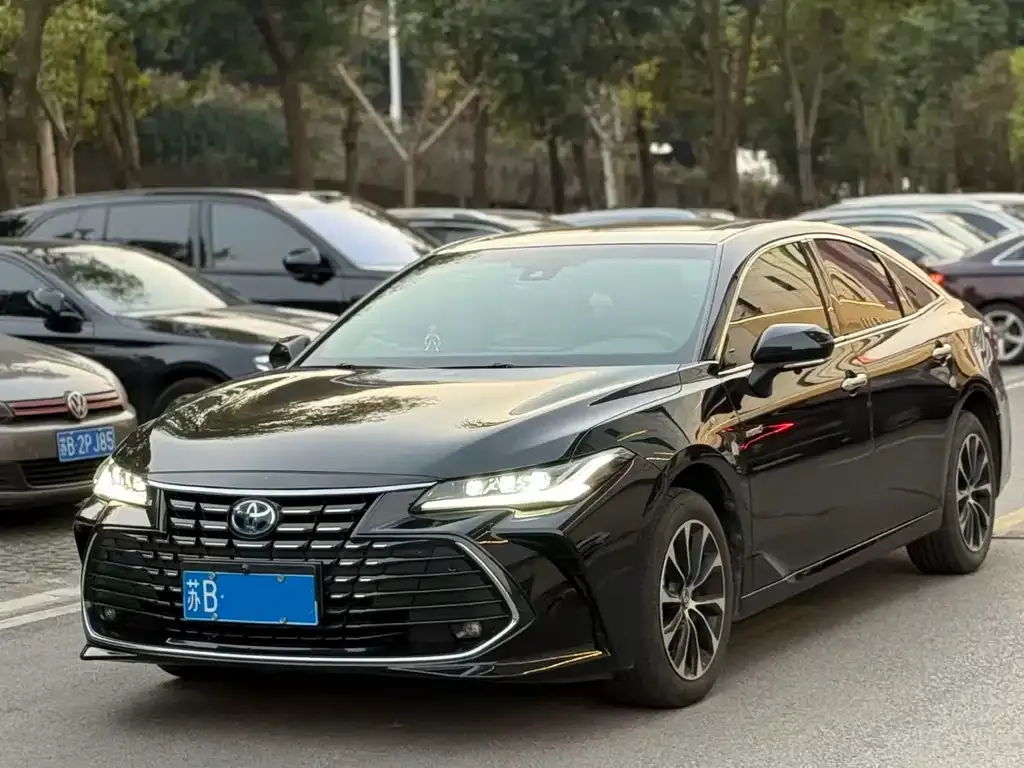 Toyota Avalon — фото 1