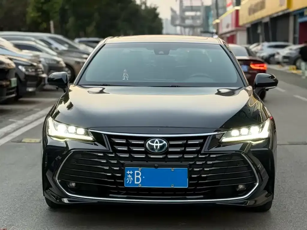 Toyota Avalon — фото 2