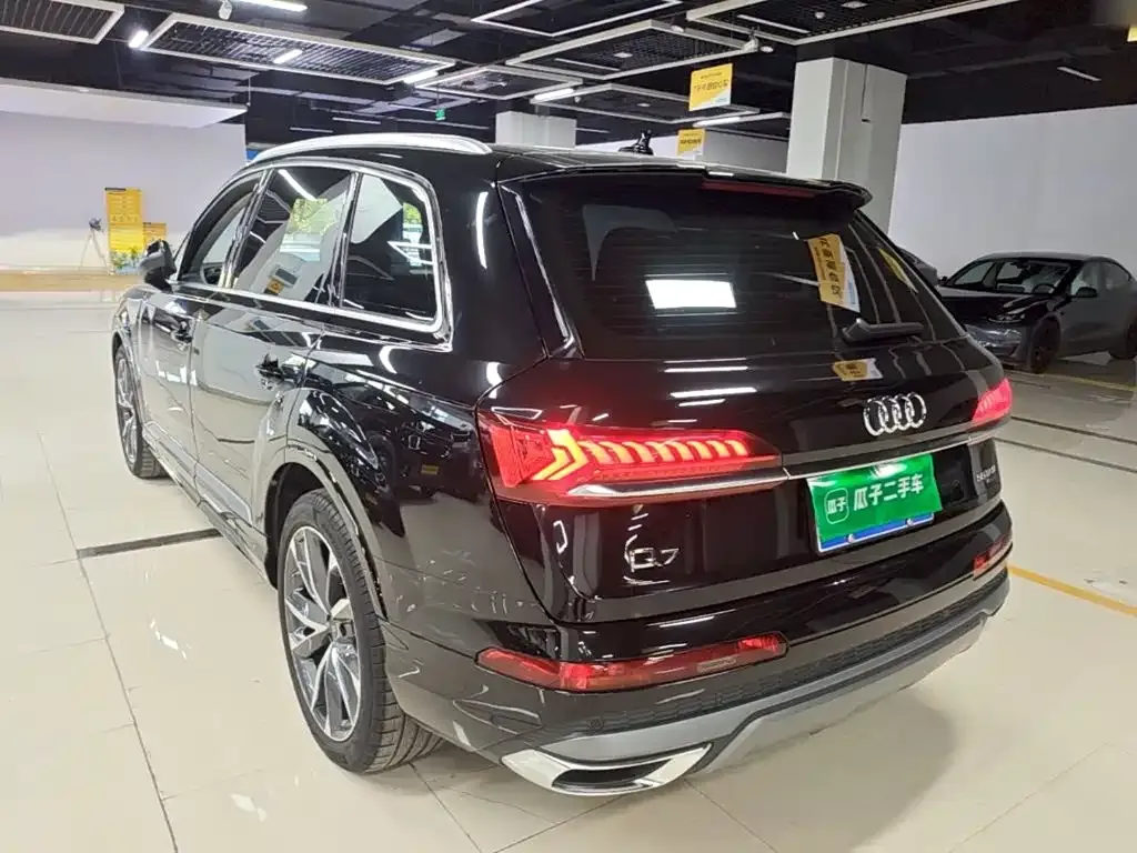 Audi Q7 — фото 6