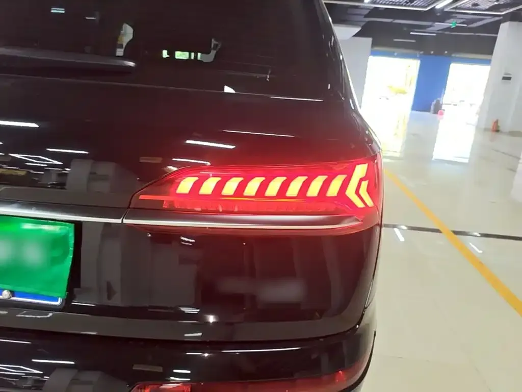 Audi Q7 — фото 2