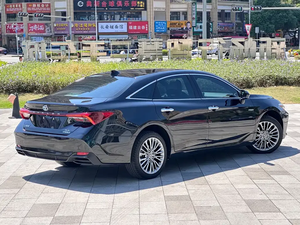 Toyota Avalon — фото 10