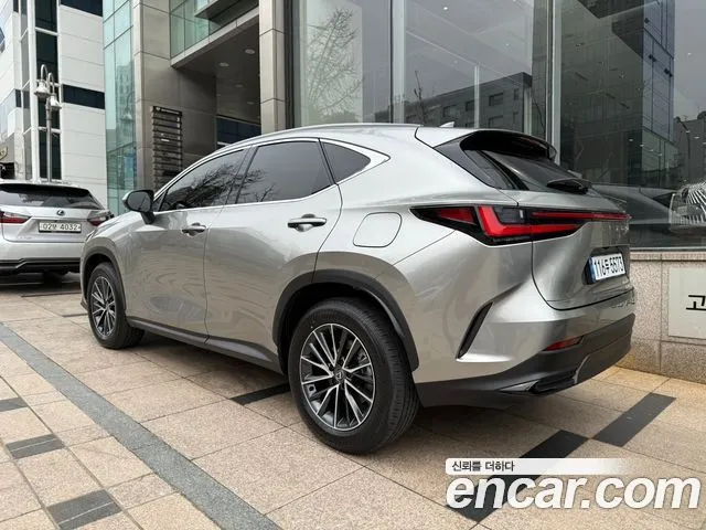 Lexus NX — фото 2