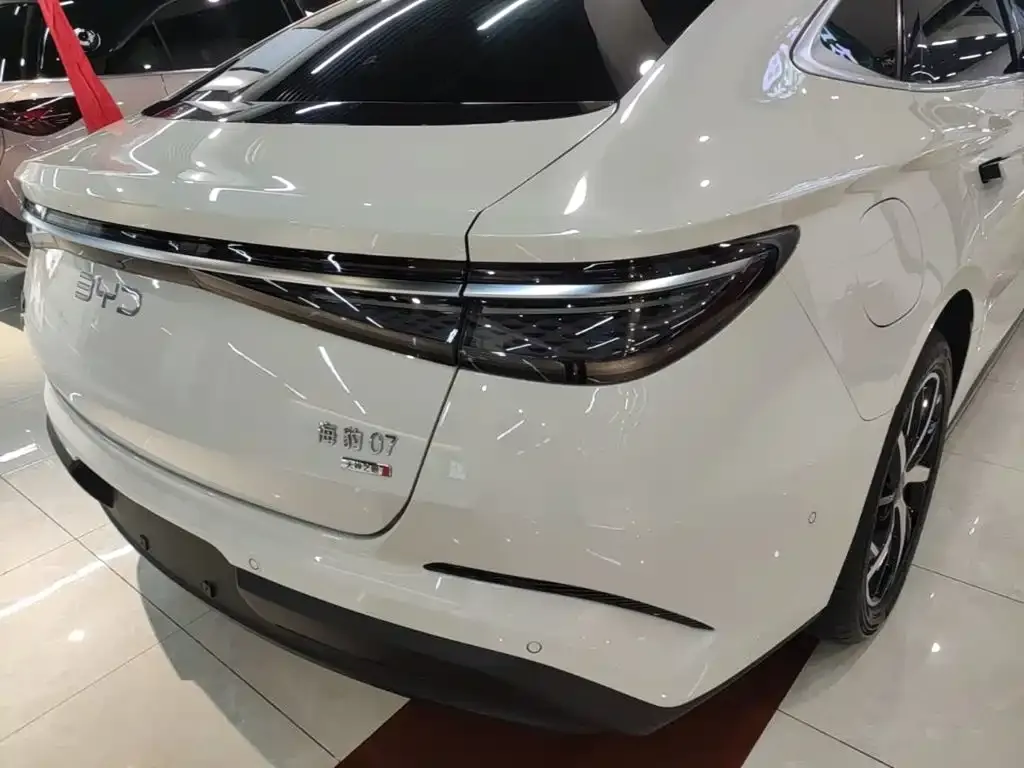 BYD Seal 07 DM-i — фото 2