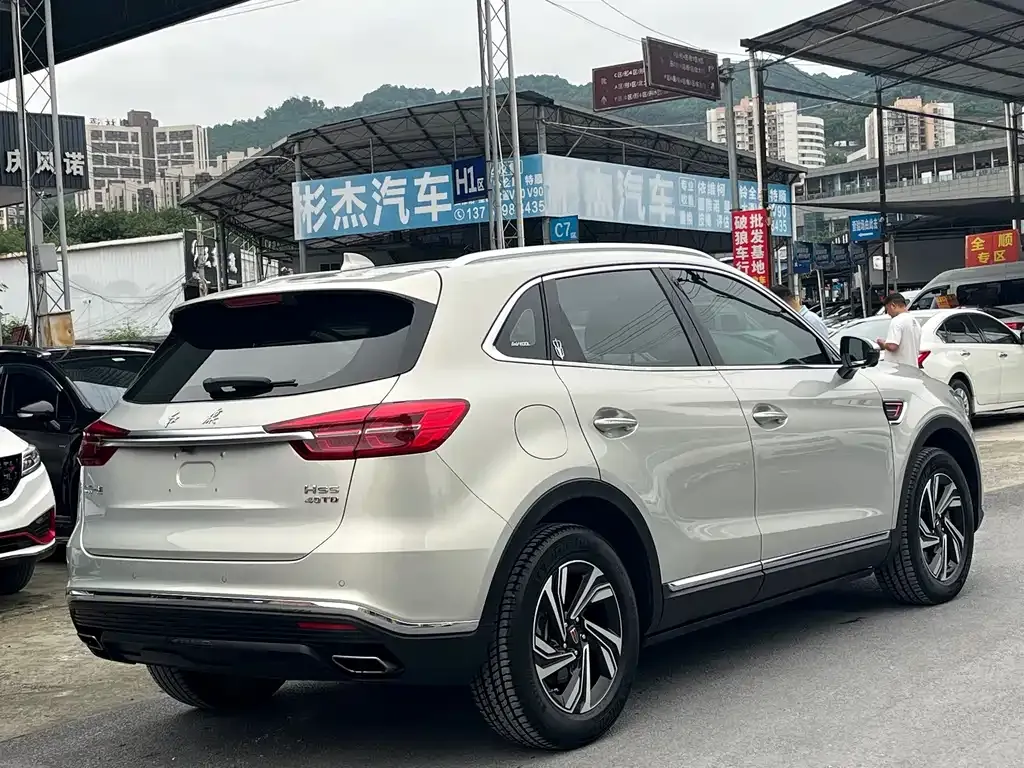 Hongqi HS5 — фото 10