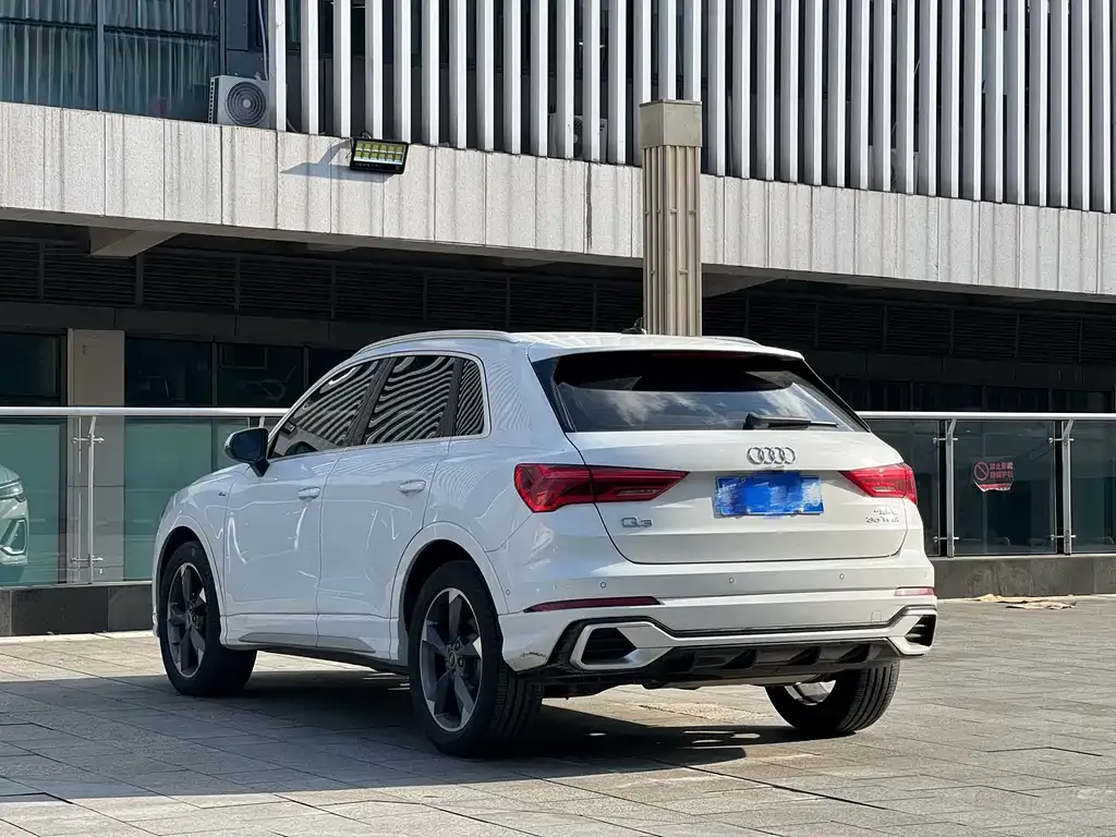 Audi Q3 — фото 6