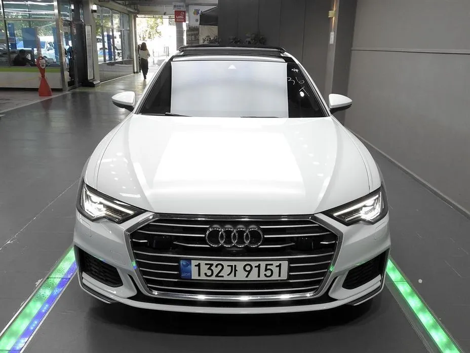 Audi A6 — фото 1