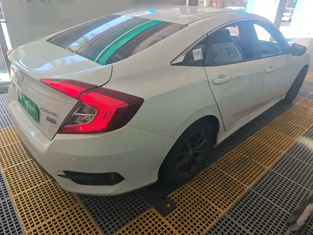 Honda Civic — фото 7