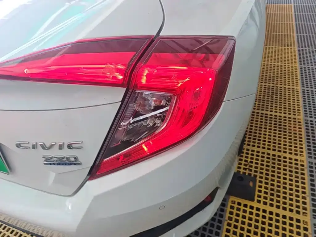 Honda Civic — фото 5