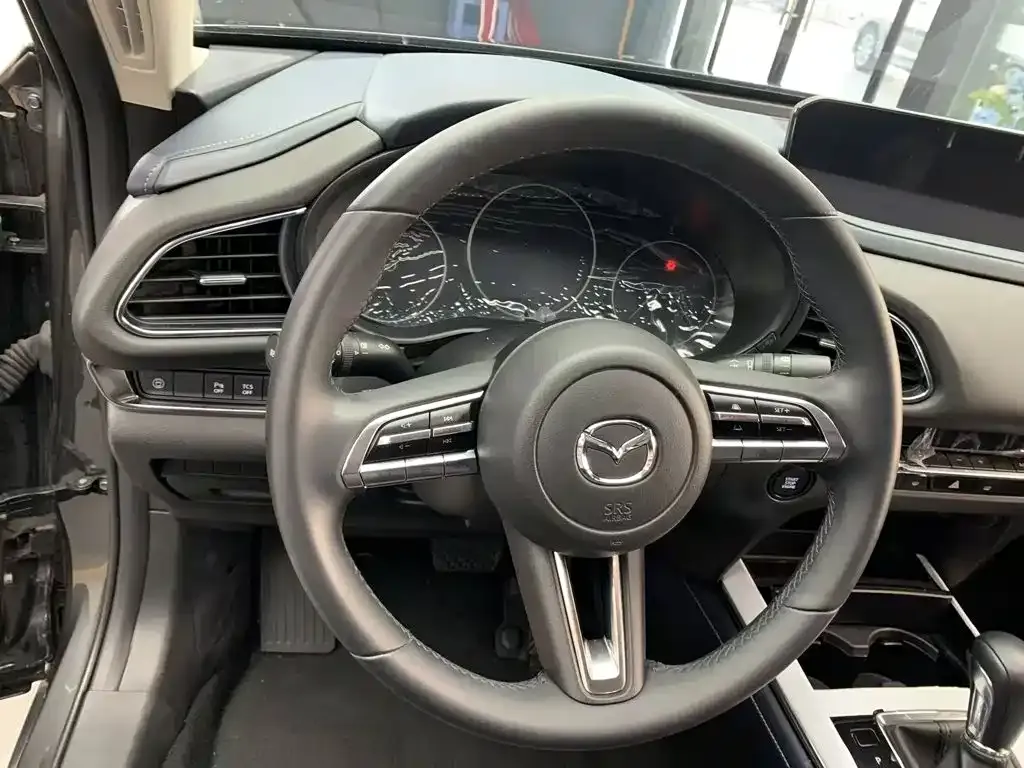 Mazda CX-30 — фото 4