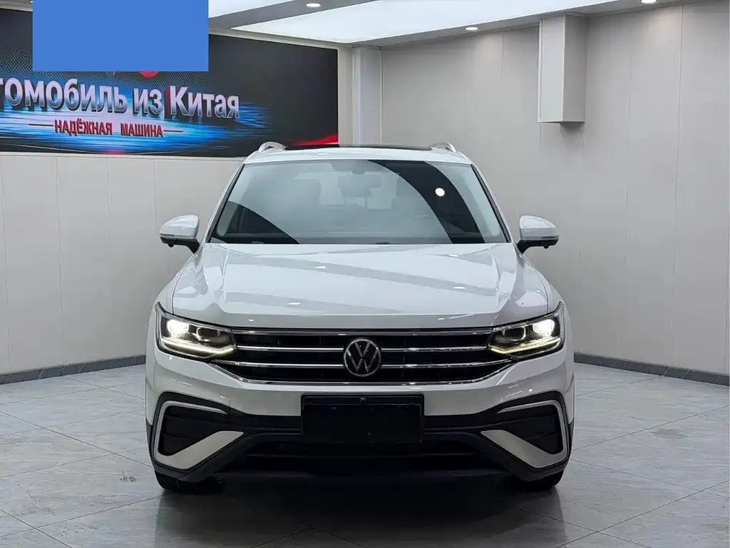 Volkswagen Tiguan L — фото 2