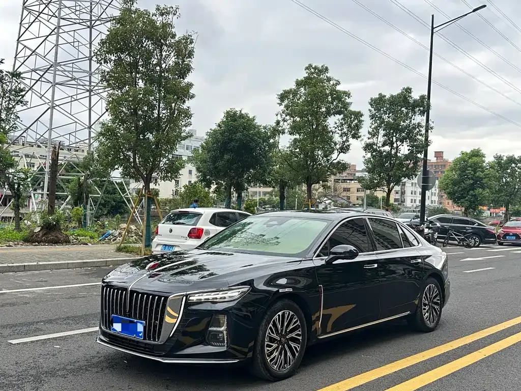 Hongqi H5 — фото 1