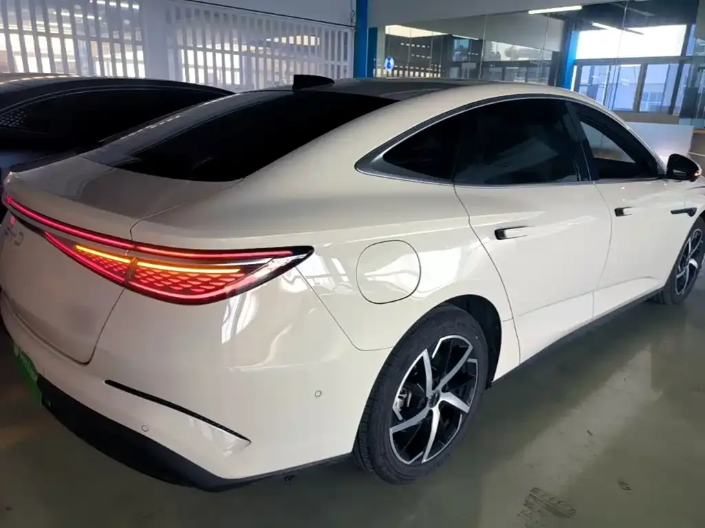 BYD Seal 07 DM-i — фото 7