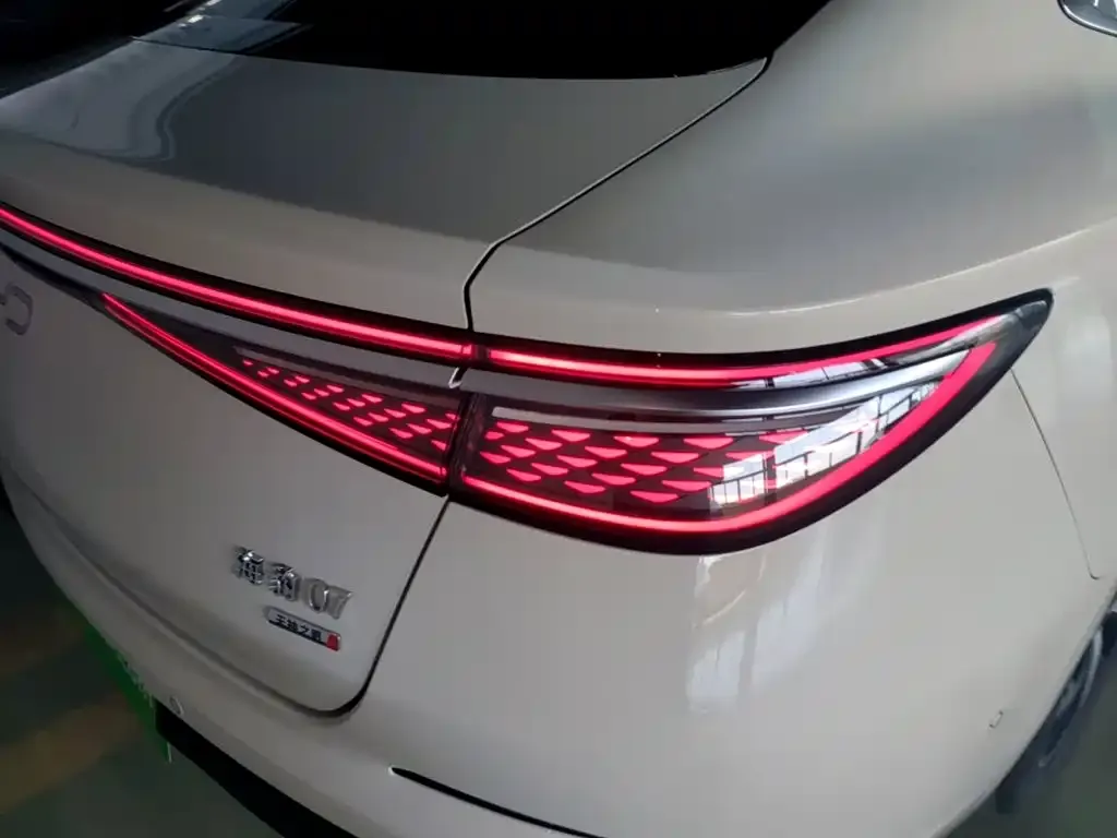 BYD Seal 07 DM-i — фото 6