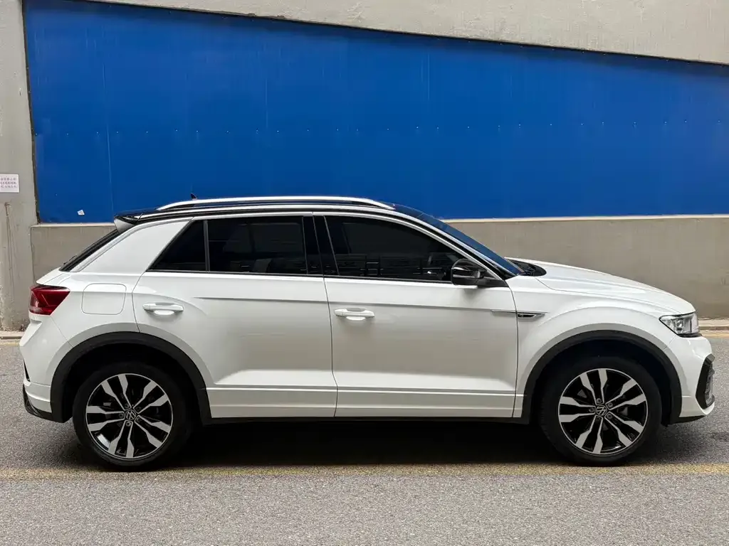 Volkswagen T-Roc — фото 7