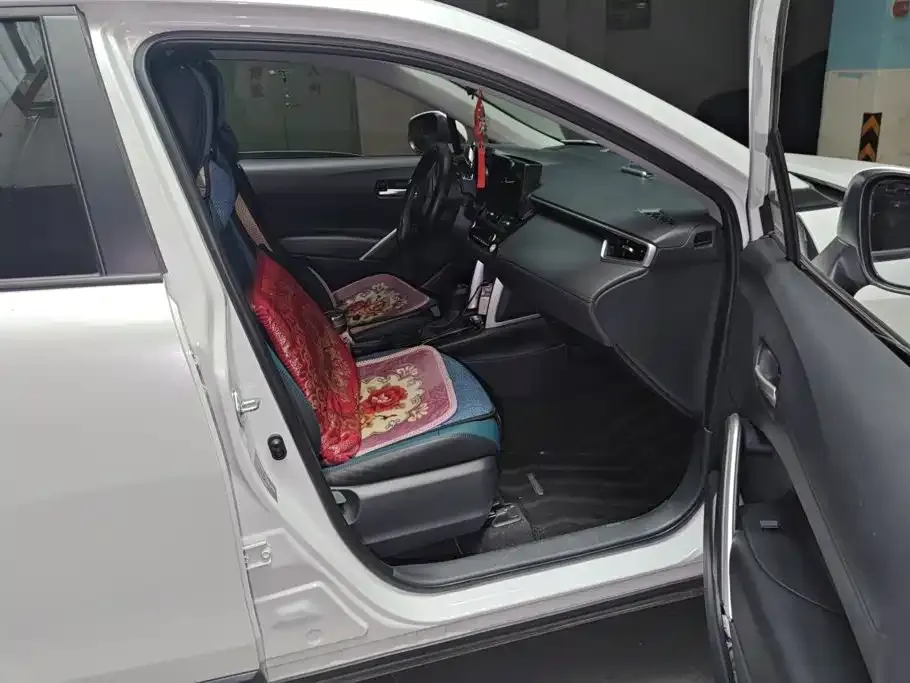 Toyota Corolla Cross — фото 3