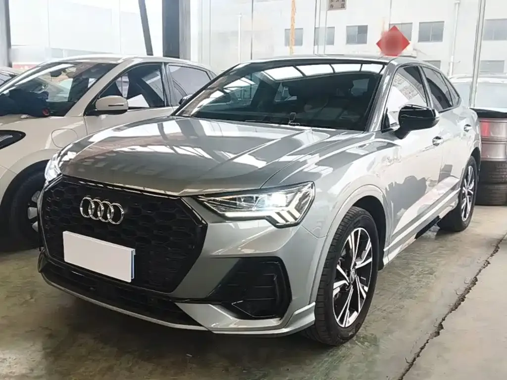 Audi Q3 Sportback — фото 1