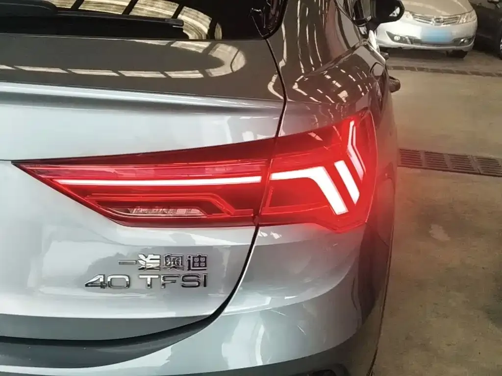 Audi Q3 Sportback — фото 8