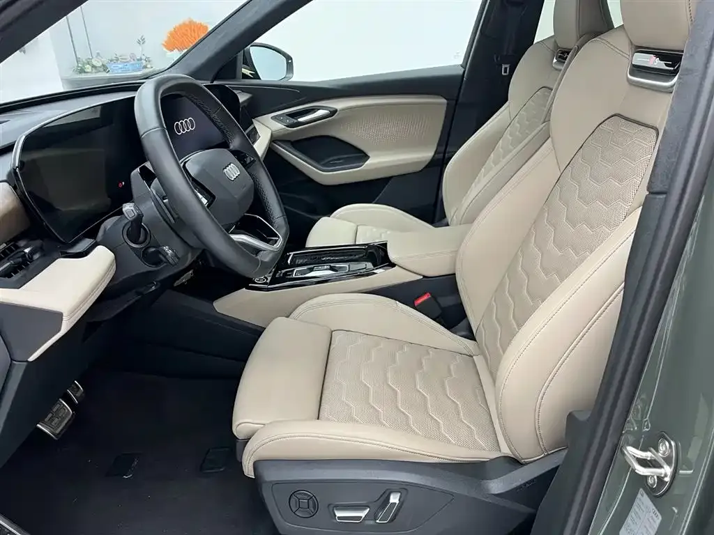 Audi Q6L e-tron — фото 8