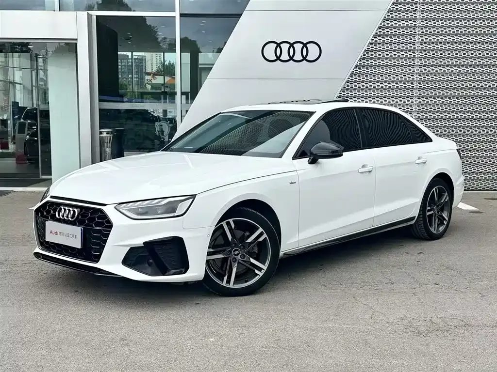 Audi A4L — фото 1