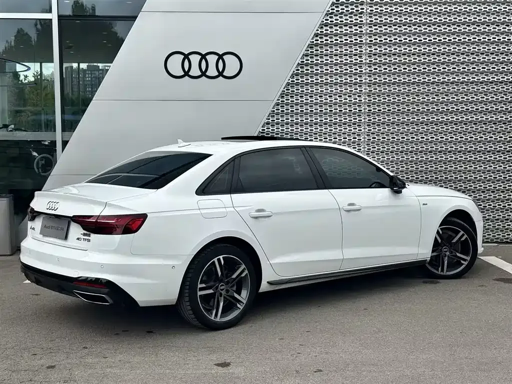Audi A4L — фото 9