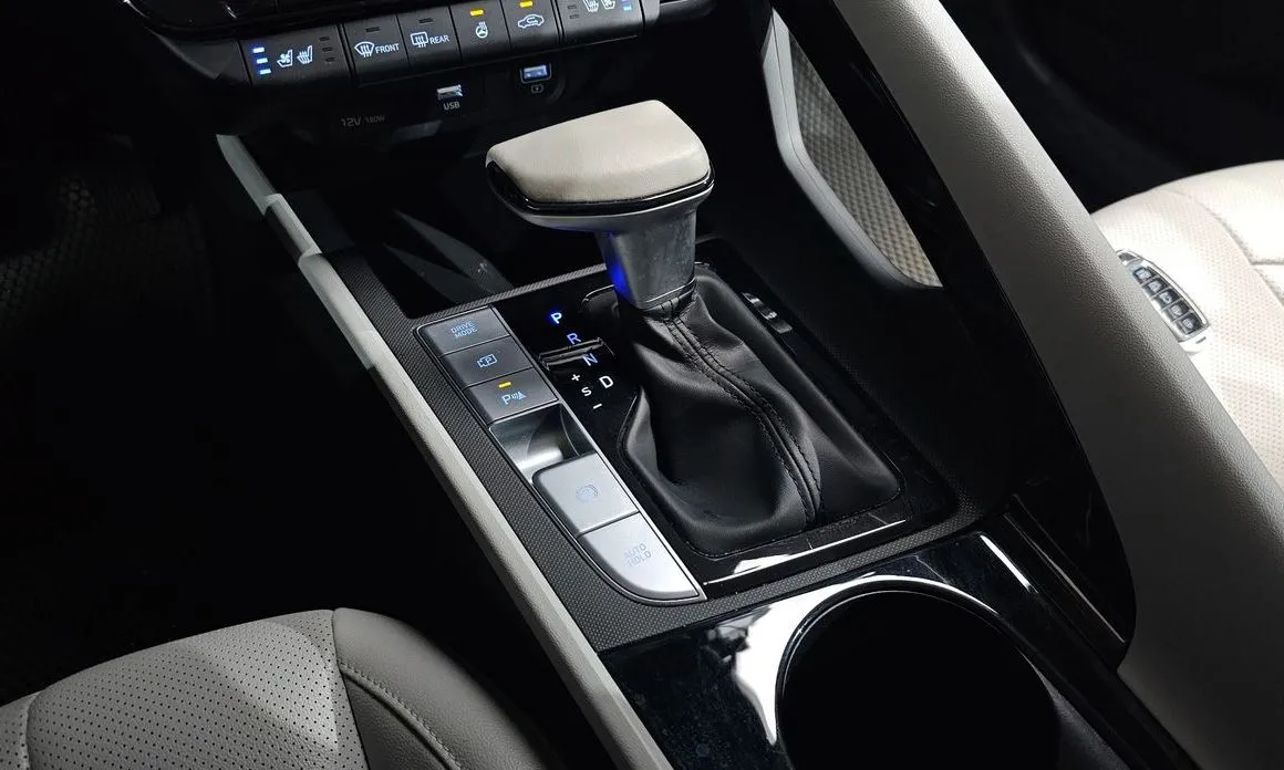Hyundai AVANTE — фото 2