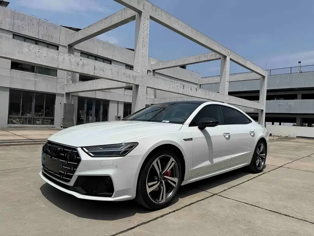 Audi A7L — фото 1