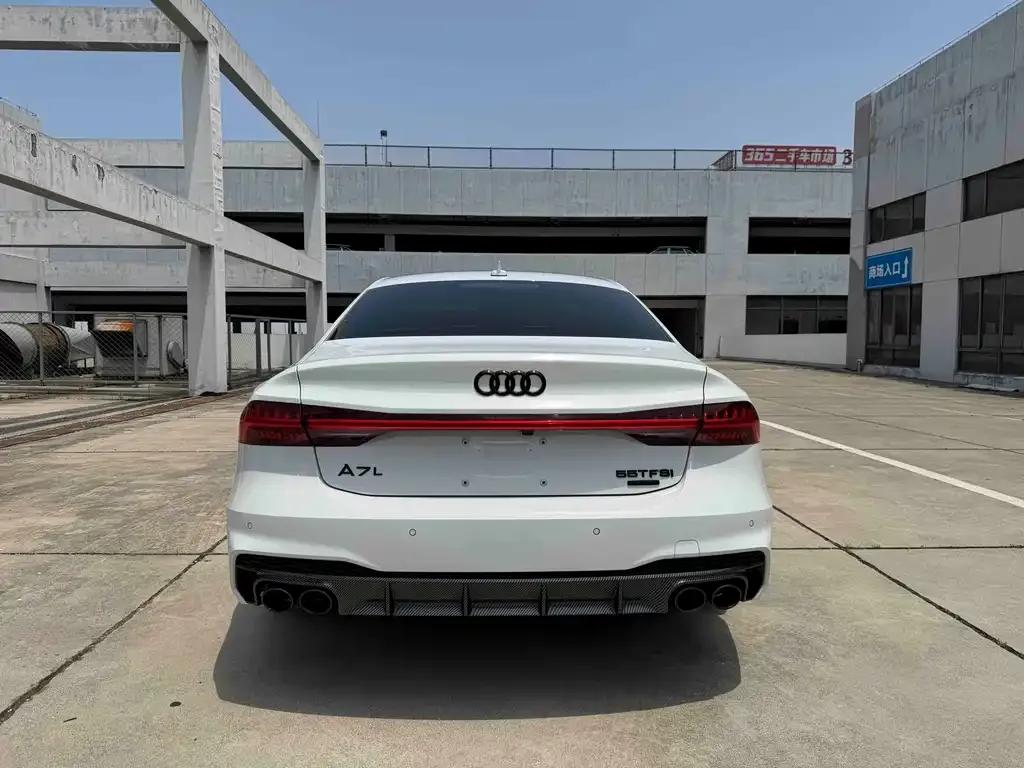 Audi A7L — фото 10