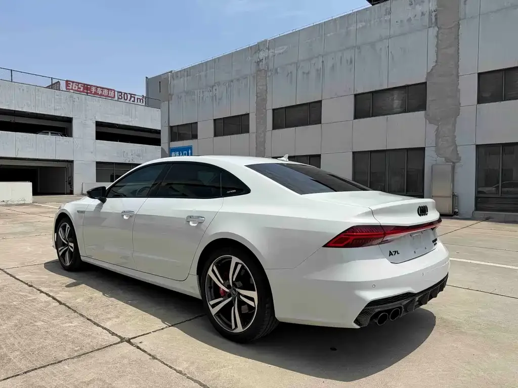 Audi A7L — фото 6