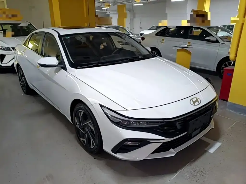 Hyundai Elantra — фото 9