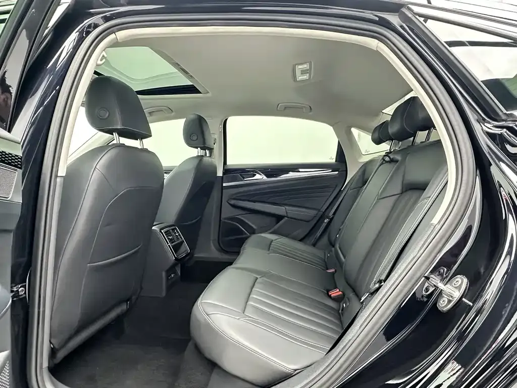 Volkswagen Passat — фото 10