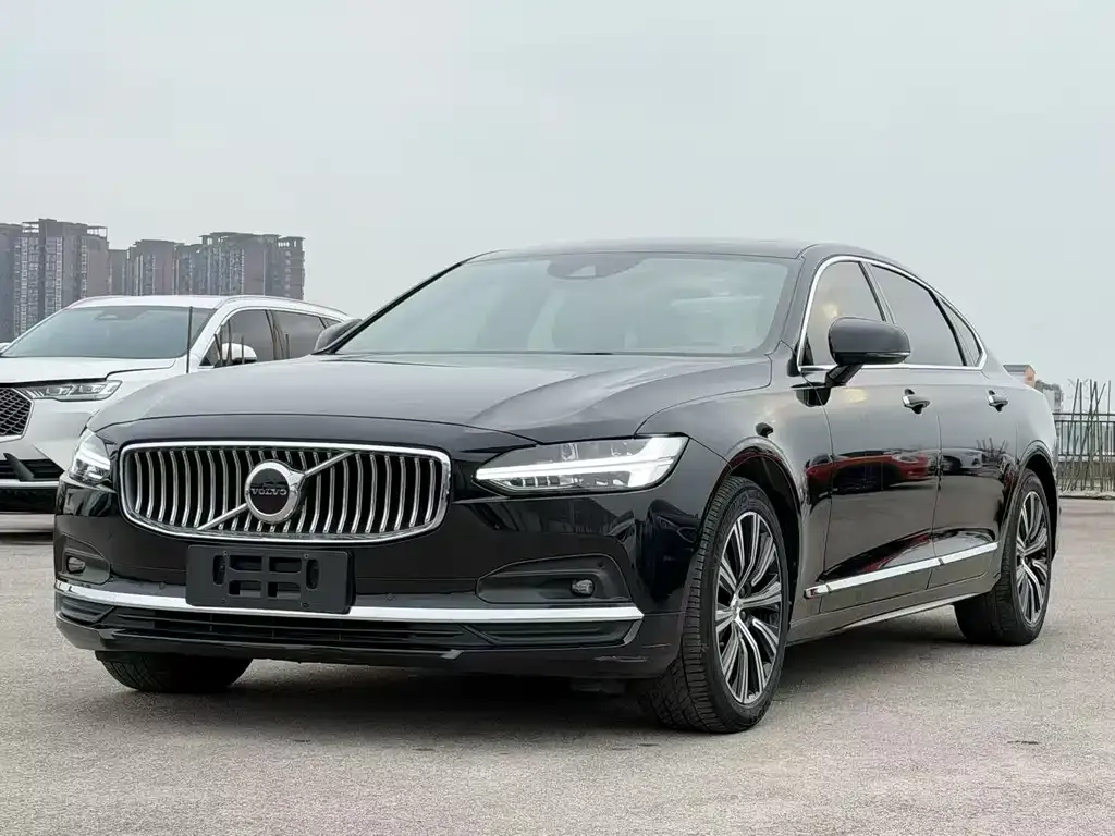 Volvo S90 — фото 1
