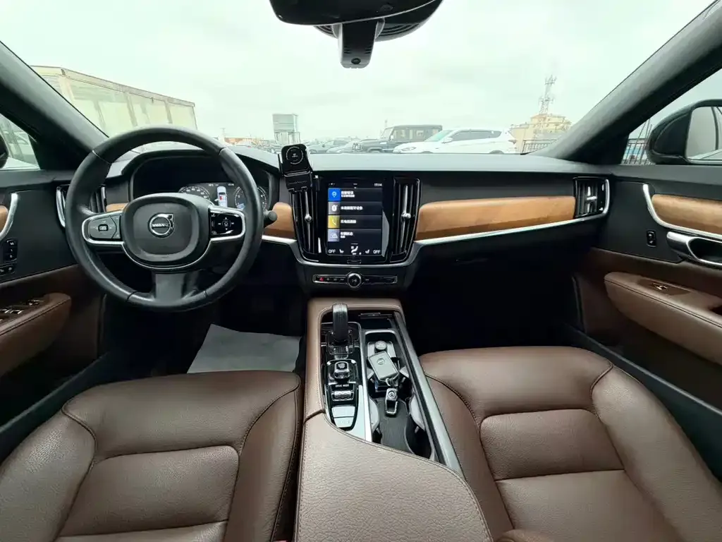 Volvo S90 — фото 3